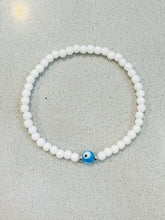 Load image into Gallery viewer, Tiny Eye ~ tiny bracelet 🧿
